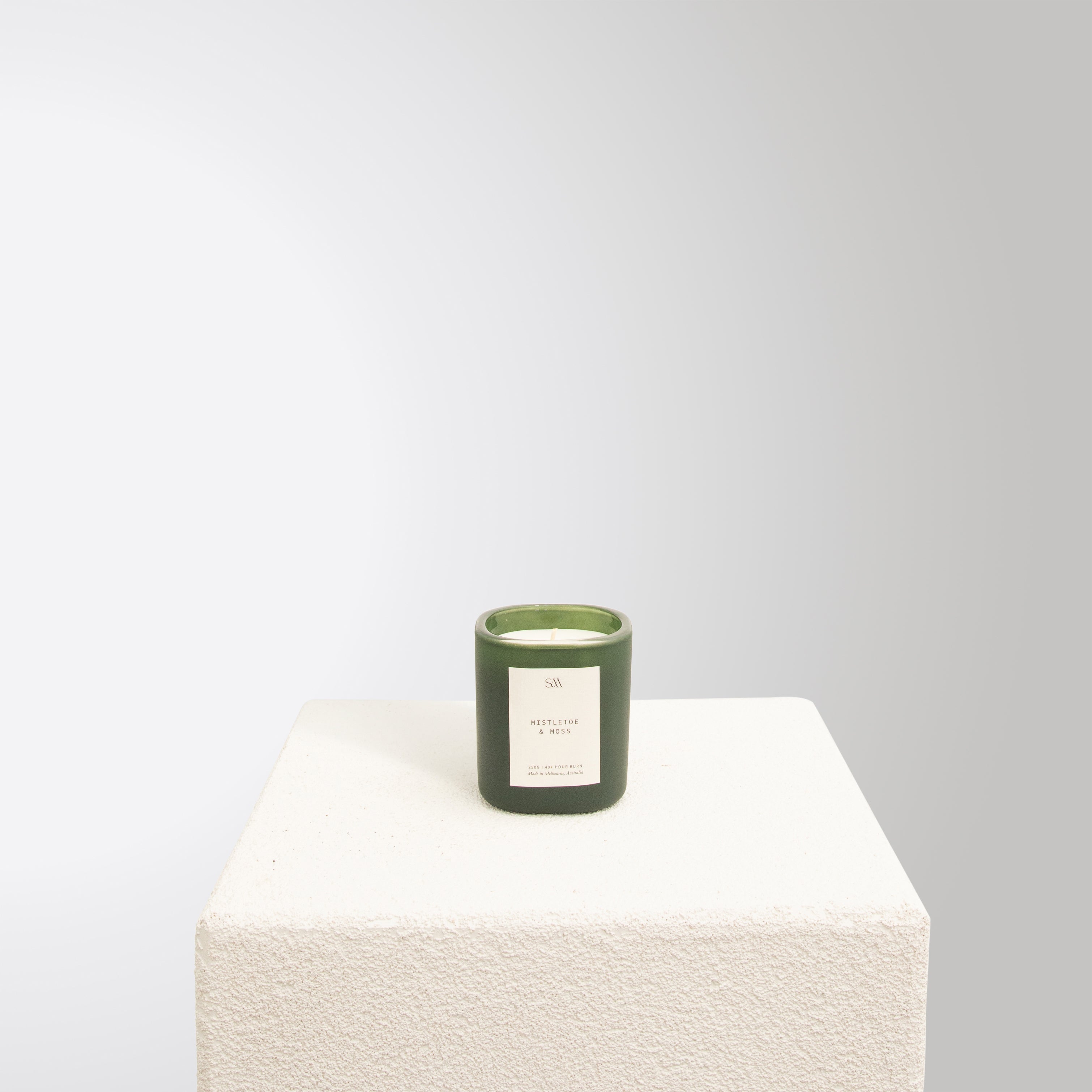 Mistletoe & Moss 250g Signature Scented Candle